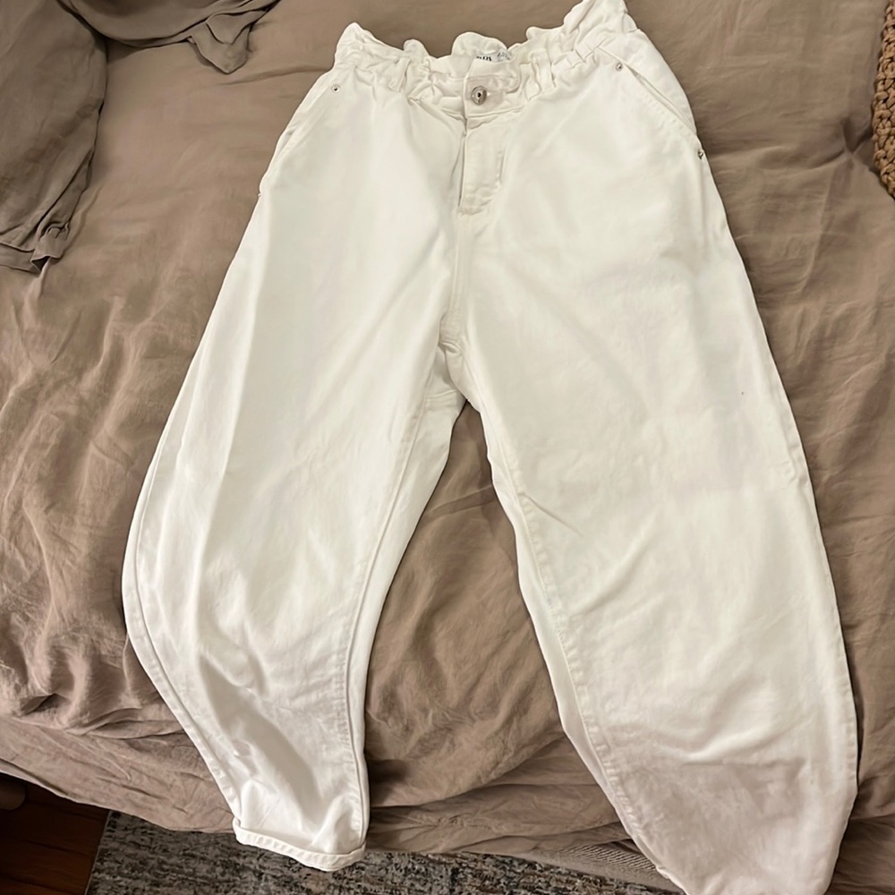 Zara BAGGY PAPERBAG JEANS High-waisted jeans with elastic waistband and ruching.